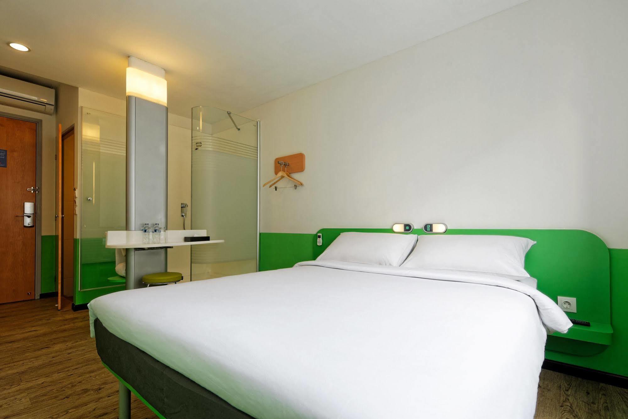 Ibis Budget Jakarta Airport Tangerang Exteriör bild